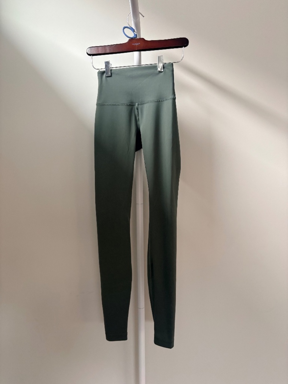 Lululemon Wunder Train High Rise Tight 28” Grey Sage Size 2